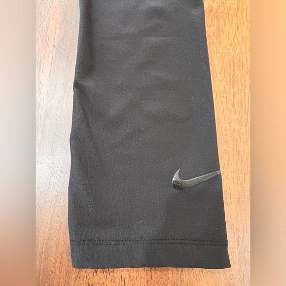 Nike Dri-FIT Legend High Rise Crop Yoga Leggings Black  Size XS Sustainable NWOT - Picture 10 of 10